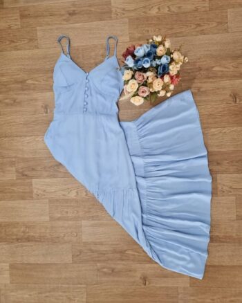 Vestido azul bebê com botões encapados
